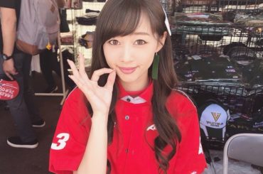 .
.
.
#開幕が待ち遠しいシリーズ .
.
.
2018raffineeladyの物販サイン会
.
赤いピットシャツも良いね
.
早く開幕してみんなとレース...