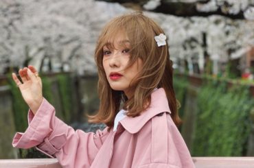 お仕事の移動中に目黒川を通ったら
桜が満開でした

N WITH.の新作シャツワンピを着て
るんるんです。

前が短くて後ろにかけて長くなってる
アシメのデザイ...