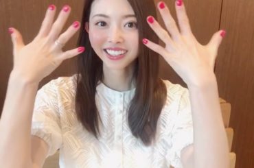 【見惚れるツヤサラ髪になるヘアオイル】
“髪は顔の額縁”なので、自宅では髪のケアをしっかりするようにしています。
例えば、毎晩ドライヤーをするとき、ヘアオイルを...