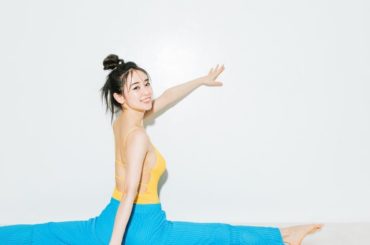 もうすぐ発売
「RikA to Z」& 「Madeira」
家にいる時間が増えているなか
おうちでは毎日ストレッチしてます。
開脚は定番︎
#rikatoz...