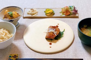 今日の朝ごはん

今朝は和食にしました。
玄米もりもり食べました！

#早織飯
#mybreakfast 
#今日の朝ごはん

#メカジキの生姜焼き
#じゃがい...