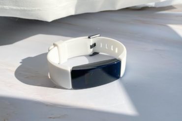 最近ダンスレッスンも行けなくて運動ができてないのでfitbitを買いました！
これはエクササイズや睡眠の時間を計測してくれて一日どれくらい運動したのかを教えてく...