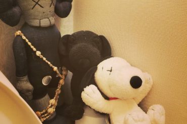 .
小さなhappyみつけたよ
真ん中の子が座ってるの
トイレットペーパーやんけ！！！
#灯台下暗し #小さな幸せ 
#KAWS　#1ロール...