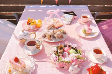 お家でイースターお茶会﻿
﻿
﻿
﻿
今年は大好きなイースターを感じられないだろうなって思ってたから、

お家のバルコニーで家族とお茶会出来て嬉しい﻿
﻿

お...