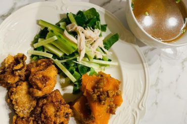 .
作ったよ〜
鶏とレンコンの生姜スープ
唐揚げ
カボチャの鶏そぼろ煮
棒棒鶏(写真はまだタレかけてません笑)
*☼*―――――*☼*―――――
#れーなご飯 ...