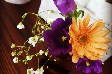 ………………………………
今週はこんなカラー
なんか高貴な感じ
@bloomeelife 
お花の定期便はほんとに
おうちによくいるからこそ
変化が出て気分転換...