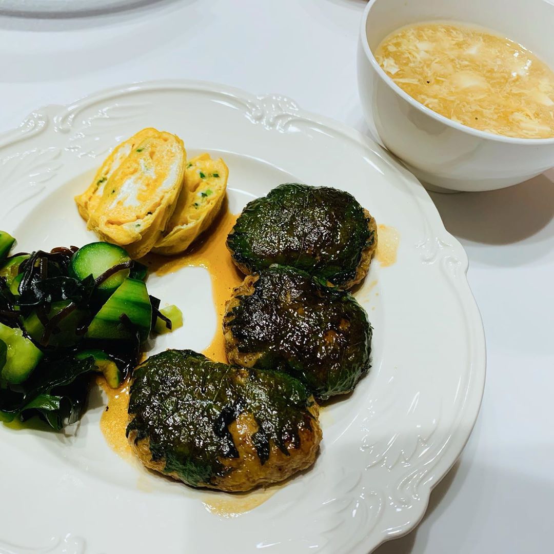 田中れいな 鶏ミンチとレンコンのしそ巻ハンバーグと コーンと豆腐の中華スープ インスタントじゃないよ 笑 ぜーんぶ私が作りました Moe Zine 田中れいな 鶏ミンチとレンコンのしそ巻ハンバーグと コーンと豆腐の中華スープ インスタントじゃないよ 笑 ぜーんぶ私が作りました Moe Zine