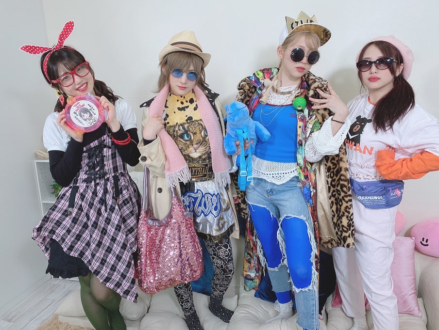 茂木忍 この格好の詳細はぜひyoutube ゆうなぁもぎおんチャンネル をご覧ください ゆうなぁもぎおんチャンネル ダサい服選手権 全員この格好で家か Moe Zine