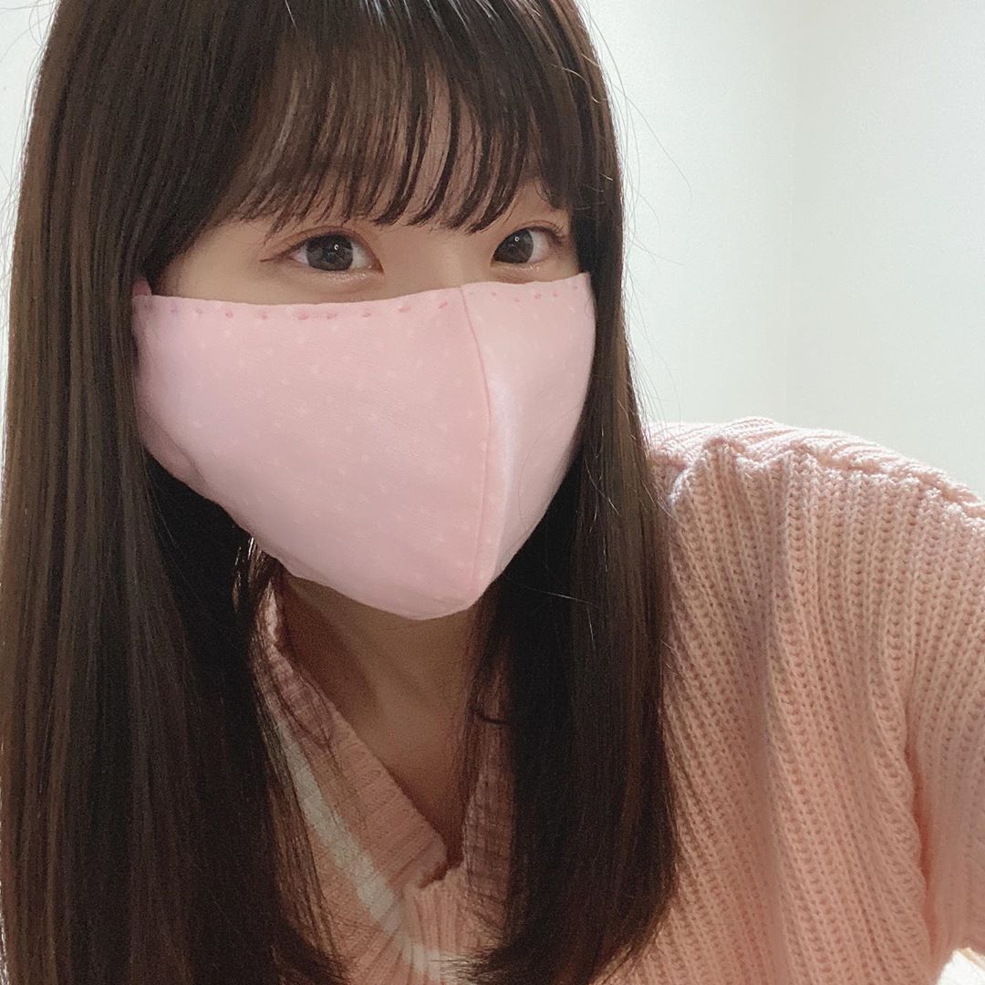 浅井七海 手作りマスク ママの知り合いの方からの いただきもの ピンクで可愛い 立体型の布マスク欲しかったから嬉しい T T Moe Zine