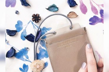 プレゼント。

昨日販売したウォレット、
即完売本当にありがとうございます
届くのをぜひ、
楽しみに待っていてくれると嬉しいな
*
*
そしてもう少しだけお話も...