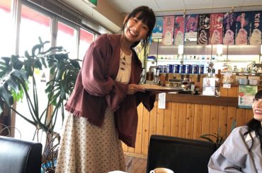 アルバム早速聴いてくれてるみなさまありがとうございます
.
【コーヒー 岬】さんで、新曲「アイノカタチ」のMV撮影させていただいた時のみりんちゃん
.
.
.
...