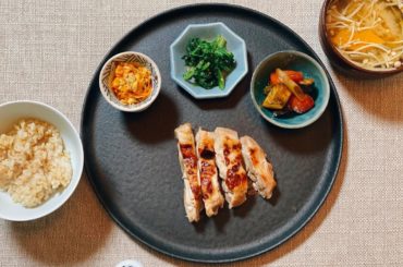 今日の朝ごはん

最近渡辺家でブームの鶏の酒蒸し。
夜ご飯ののこりです。

#早織飯
#mybreakfast
#今日の朝ごはん

#鶏の酒蒸し
#塩をまぶして...
