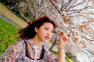 .
先月の写真なんですけど。。。
たまたまちょっと咲いている桜を見つけました
来年こそ
“満開”の桜を見ましょう
#outfit #spring #frenc...