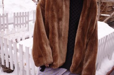 タビフク。 @tabifuku_tbs 
二日目衣装は、

ファーコート：@beautyandyouth_official
黒ニットトップス：@unrelish...