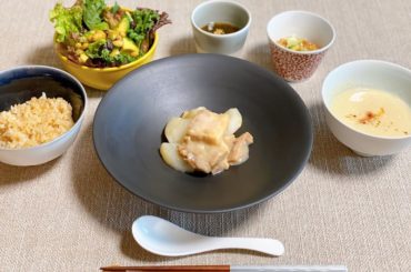 今日の朝ごはん

テーマは大根の消費でした。

#早織飯
#mybreakfast
#今日の朝ごはん

#豚と大根の西京味噌煮
#大根と豆乳ポタージュ
#アボカ...