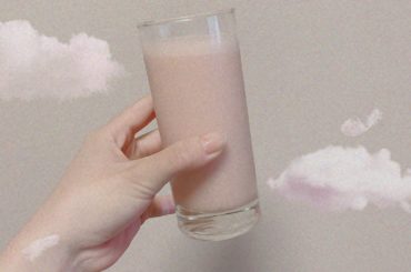 ﻿
スイカジュース作りました﻿
﻿
スイカ﻿
氷﻿
はちみつ﻿
豆乳ヨーグルト﻿
﻿
を入れました﻿
﻿
#スイカジュース﻿
#スムージー﻿
#...