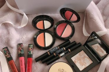 ボビーブラウンの新作のクッションファンデ、去年見た目がおしゃれすぎるわ、、、って買った黒いボトルのリキッドファンデのクッションバージョンらしい。

はやくためさ...