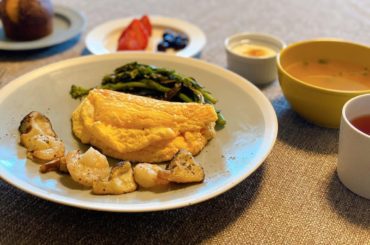 今日の朝ごはん

フランス・モンサンミッシェル名物の
スフレオムレツをイメージしました.
.
 #早織飯
#mybreakfast
#今日の朝ごはん
#世界の朝...