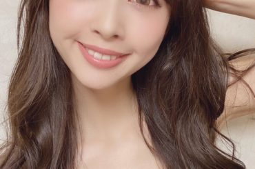 .
.
.
今日は暑くてノースリーブでした
.
コロナの影響で11年ぶりにまつエクを全てオフして自まつげに戻ったんですが
今までの自撮りアプリがしっくりこなくな...