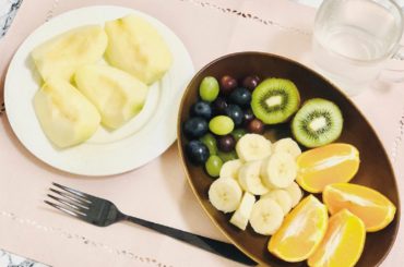 【おいしくキレイにわたしの朝の定番メニュー】
朝は、盛りだくさんのフルーツ
フルーツだけでおなかいっぱいになるくらい、たくさん食べます！　
ビタミンCたっぷり
...