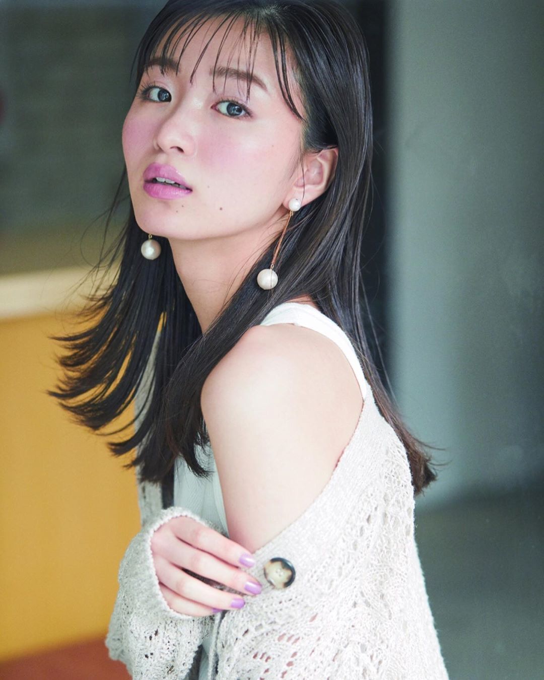 岡崎紗絵 本日5/1(金)よりRUNWAY channelで商品をご購入の方に「Now me. Magazine」を配布 「恋を呼ぶモテ♡