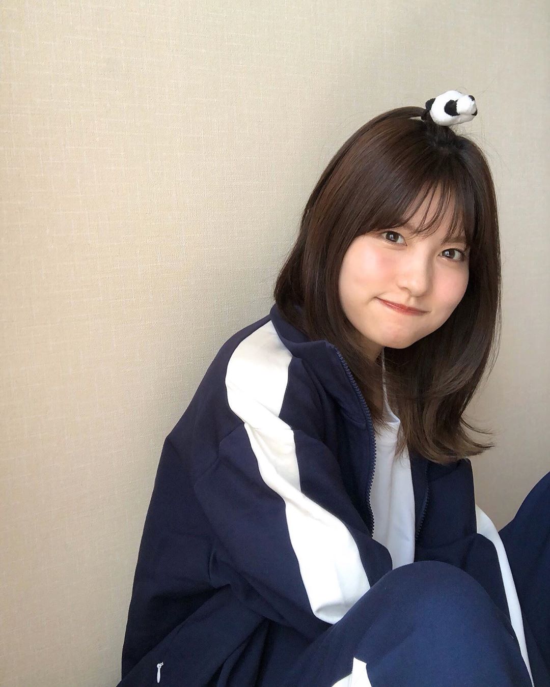 谷口めぐ 家の中ではいつもジャージだ でも今日は暖かかったから上着は着ずに半袖で過ごしたよ 5月もよろしくね おうち時間 おうち ジャージ 部屋着 81tee Moe Zine 谷口めぐ 家の中ではいつもジャージだ でも今日は暖かかったから上着は着ずに半袖で過ごしたよ 5月もよろしくね おうち時間 おうち ジャージ 部屋着 81tee Moe Zine