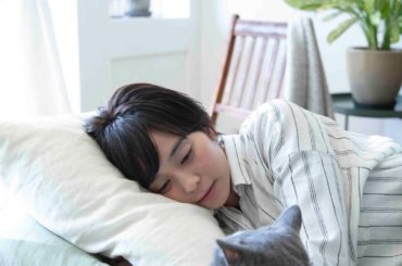 
﻿
猫のミュミュと人間の寧々の日常であり旅の物語。﻿
おうち時間のおともにぜひ。﻿
﻿
人の傷みにミュミュの優しさがじんわり沁みるよ。﻿
﻿
私が今思うのは...