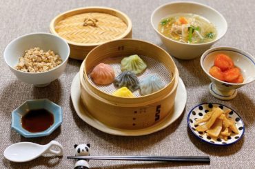 今日の朝ごはん

かわいらしい小籠包を買ったので
中華にしました なんだか季節外れの旧正月を
お祝いしているような
賑やかな食卓になりました。

#早織飯
#m...