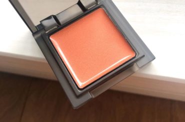 【だれでも洒落顔になれるマルチカラー】
『 #セルヴォーク #インフィニトリーカラー  17 コーラルシェル』。
このコーラルカラー、ちょっと肌の上にのせ...