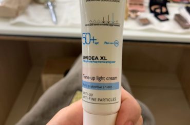 今までの撮影で使ってもらって、
よかったなあと思ったコスメたちのまとめ︎︎
自分で買おうと思って
写真撮っておいたやつ続き

①お肌がナチュラルに白くなる @l...