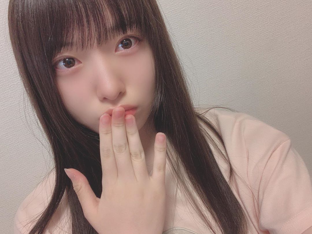 久保怜音 投げキッスをする前の顔です Stayhome おうち時間 Moe Zine