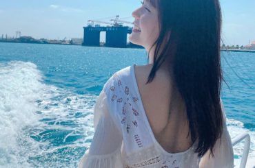 今日からちょっとずつ、写真集のオフショットもアップしていきたいと思います
この日は船に乗りました
天気も良くて、風が気持ちよかった〜！
みんな一緒に酔い止...