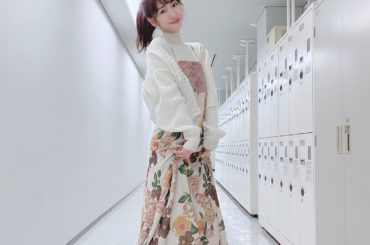 .
春服の出番が少なくてさみしいですねぇ。
でもこの花柄ワンピ夏も秋も着れそう！
中を黒のTシャツにしたりニットにしたり。
一日中おうちにいる日も、着替えておし...