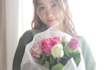 .
今日は嬉しいギフトが
まいらぶさんから薔薇の花束がサプライズで届きました コロナの影響を受けてフラワーロスになっている、天野バラ園さんをチョ...