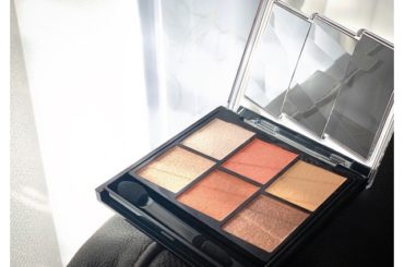 .
.
New Cosme
.
プチプラなのに発色が抜群に良くて大好き。
そしてのこのアイシャドウは6色とも捨て色が無くて本当に可愛い色なのです
....