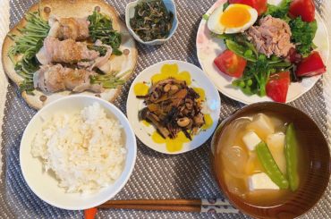 今日のご飯は和食です
・サラダ
・豆苗の肉巻き
・ひじき
・お味噌汁
・大根の葉とじゃこの和え物
#おうちご飯 #自炊
#おうち時間 #和食...