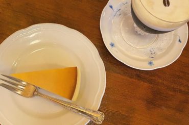 _
前に行ったカフェででてきたコーヒーが
コーヒー豆浮いてて可愛かったの...♡
大好きなカフェも早くたくさん行きたい〜
#cafe巡り
#チーズケーキ...