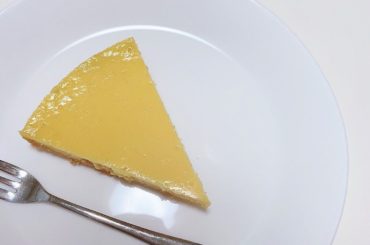 ‪‪︎‬
この前ママの誕生日に初めてチーズケーキ作りました
今まで作ったお菓子の中で1番上出来かも
.
.
#チーズケーキ #ベイクドチーズケーキ...