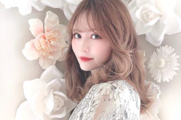 何もない日にオシャレしたくなった♡﻿
﻿
﻿
いつもヘアメイクをしてくれる　@osarecompany_hairandmake 
の投稿見て髪の毛巻いてみたよ﻿...