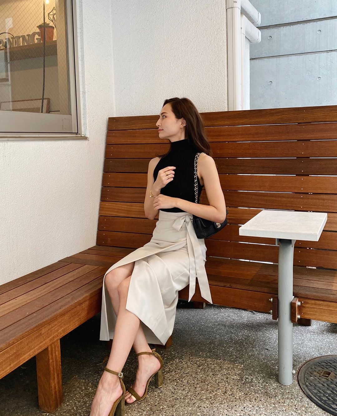 山賀琴子 Beige Black 大人っぽくしたい気分だったので 落ち着いた雰囲気にしてみたよ Tops Zara Skirt Moe Zine