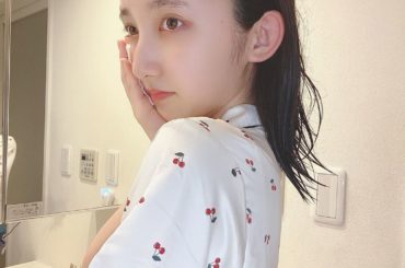 ‪‪︎‬
今回は"おうち時間"がテーマのセルフ生写真
明日の12:00〜販売開始になります！
.
家にある色んなパジャマを着て
"おうち時間"の瞬間を写真...