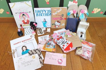 事務所に届いていた、ファンの方からのプレゼントを
頂きました*ﾟ
車の中でワクワク開封していたら すっごく嬉しくて、嬉しすぎて、涙がとまらなかったです
今日は...