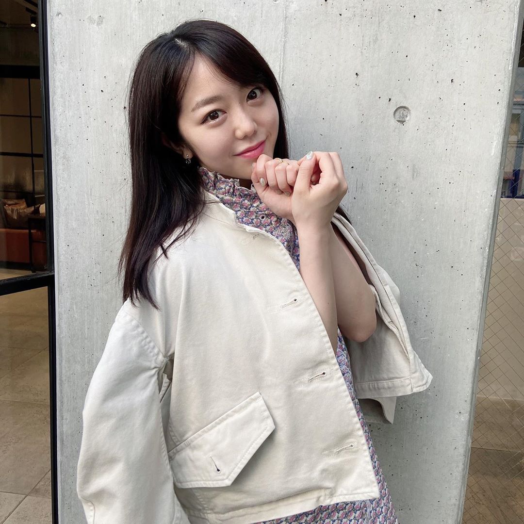 峯岸みなみ いつ何時もお洒落 でお馴染みのこじまこの紹介で あかねさん Akane 4 8 にネイルしていただきました 夏らしく涼しげなグリーンとチラチラ光るオ Moe Zine 峯岸みなみ いつ何時もお洒落 でお馴染みのこじまこの紹介で あかねさん Akane 4 8 にネイルしていただきました 夏らしく涼しげなグリーンとチラチラ光るオ Moe Zine