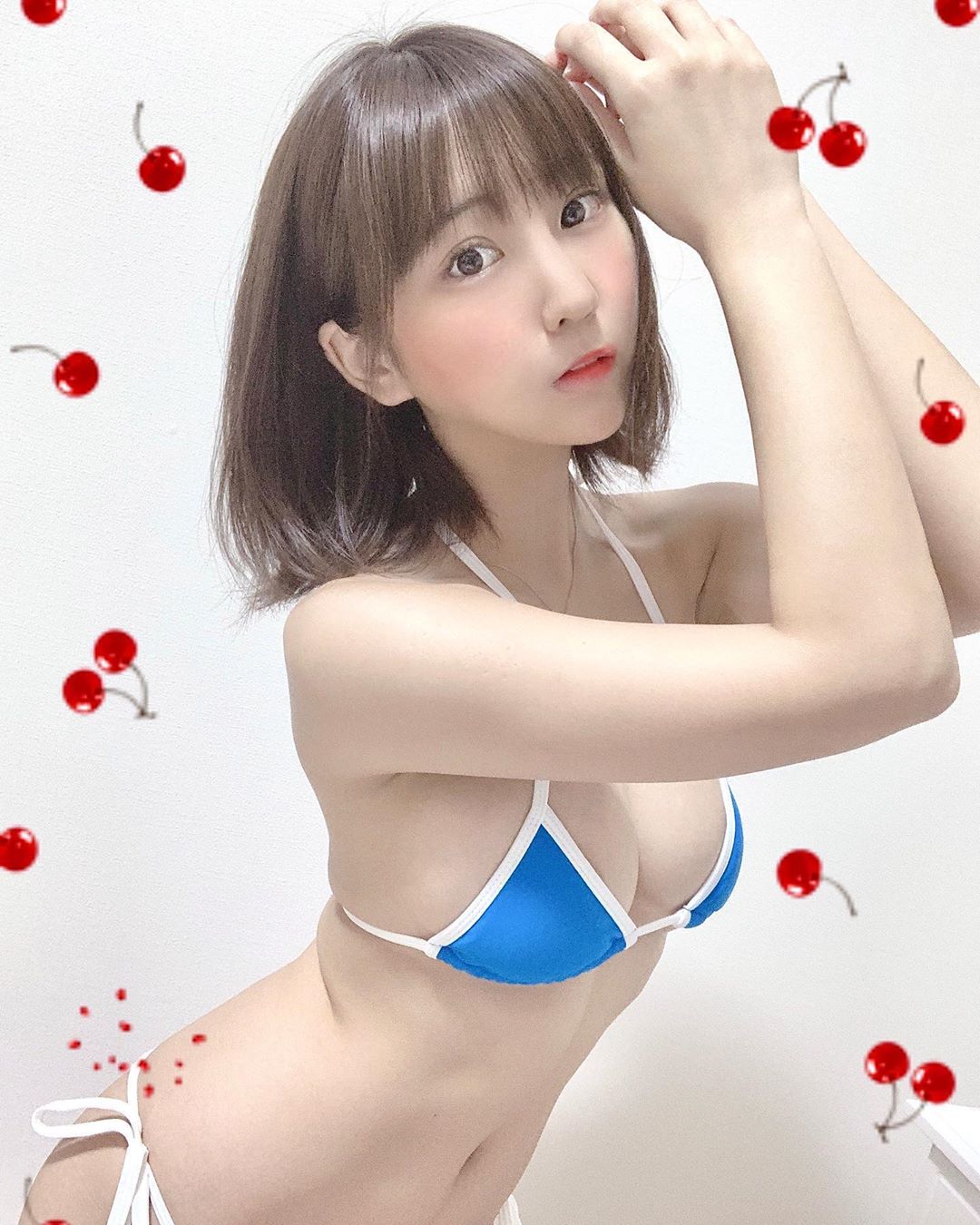 日向葵衣: ✿ . 前よりドゥモアさんの水着が小さく感じます 今日もお ...