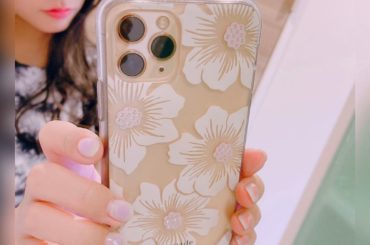 前のPAUL&JOEのiPhoneケース
気に入ってたのですが
ボロボロになってしまったので
newケースにしました
白いお花でクリアケースなので
iPhon...