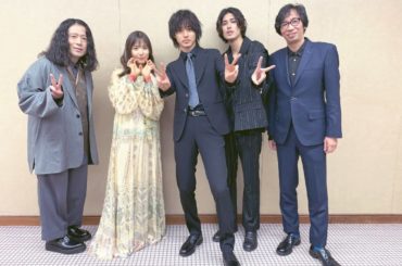 夜分すみません

今日は
映画「劇場」
完成披露試写会でした。

お客様のいない試写会では
マスコミのみなさまが壇上に上がり
わたしたちは座席で。

私たちもす...