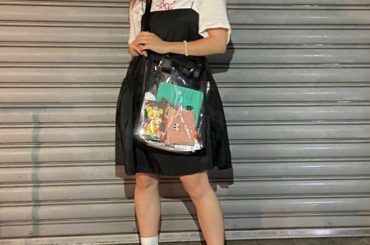 .
H&Mの1900円のクリアバッグ優秀
沢山入るしipadも余裕ではいる

#コンバースのベロは一生ずれるらしい
#ベロって真ん中のとこね
#converse...