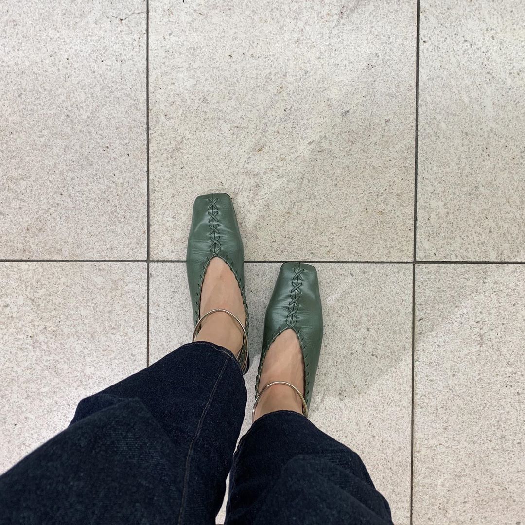 熊井友理奈 昨日天気がよかったので おろしたて 靴大好き人間 Khaki Pumps Jilsander Moe Zine 熊井友理奈 昨日天気がよかったので おろしたて 靴大好き人間 Khaki Pumps Jilsander Moe Zine