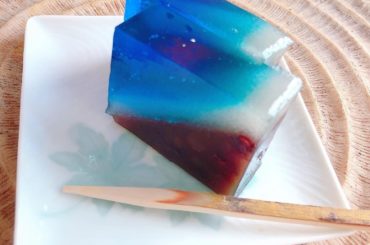 #七夕 ですね

先日お取り寄せした和菓子
#天の川 っていう羊羹なんだよ
今日にピッタリ！
本当に綺麗で食べるの勿体ない〜
.
.
#和菓子 #七篠甘春堂 #...