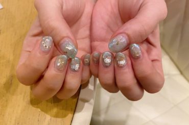 仲良しの女の子（4歳）がネイルの上からキティちゃんのシール貼ってくれた。
センス抜群。意外とめちゃくちゃ可愛くて、お風呂で剥がれちゃうと思うと寂しいなぁ...こ...